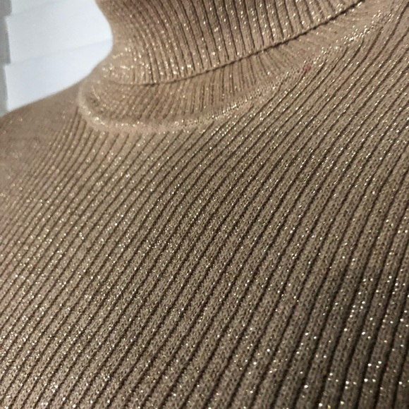 Basic Editions Gold Glitter Turtleneck Medium - Picture 2 of 5
